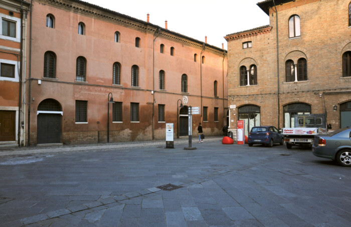 Piazzetta Einaudi, via Diaz 07