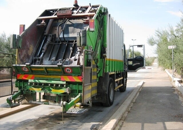 Rifiuti: assegnati due appalti su tre