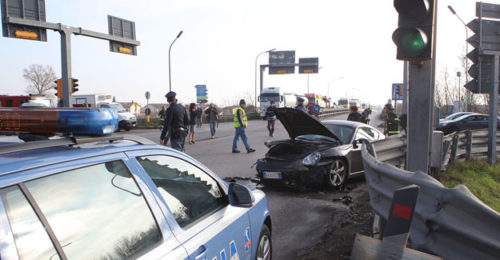 Un incidente all'incrocio tra Adriatica e Ravegnana