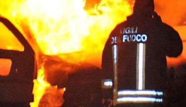 Auto In Fiamme