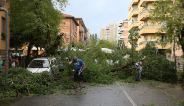 RAVENNA 28/06/17. NUBIFRAGIO, DANNI CAUSATI DA VENTO E PIOGGIA