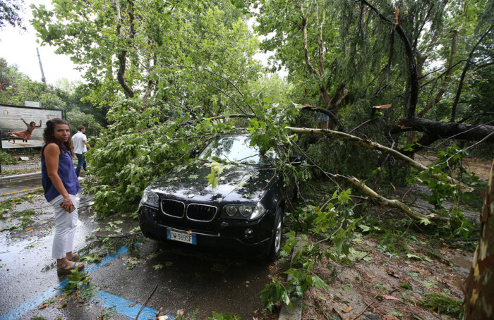 RAVENNA 28/06/17. NUBIFRAGIO, DANNI CAUSATI DA VENTO E PIOGGIA