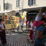 Il corteo contro i vaccini obbligatori in centro a Ravenna