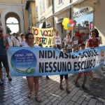 Il corteo contro i vaccini obbligatori in centro a Ravenna