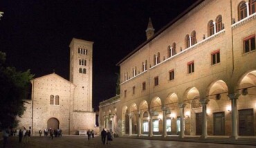 RAVENNA 23/09/2003. NUOVA ILLUMINAZIONE DI PIAZZA SN FRANCESCO