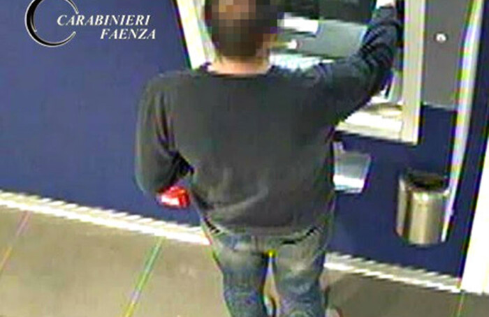 Carabinieri Faenza Dipendente Infedele