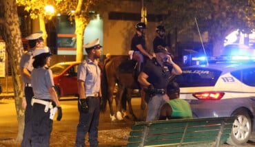RAVENNA 07/08/17. POLIZIA E POLIZIA MUNICIPALE, CONTROLLI AI GIARDINI SPEYER