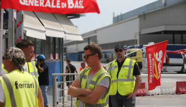 RAVENNA 27/08/17. GLI OPERAI DELLA LOGISTICA FERRARI BLOCCANO L’ INGRESSO ALLA MARCEGAGLIA