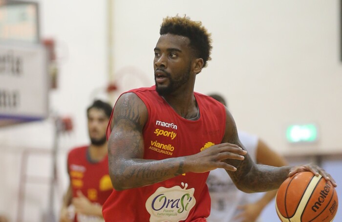 RAVENNA 26/08/17. AMICHEVOLE DI BASKET. ORA SI’ RAVENNA RAGGI SOLARIS FAENZA.