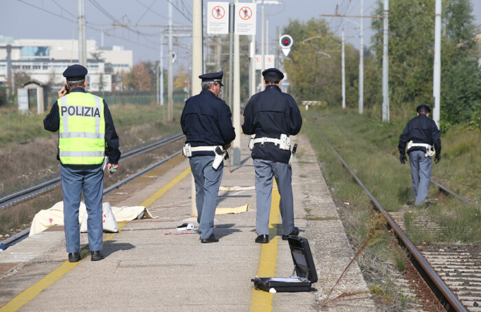 RAVENNA 11/10/17. CINQUATASEIENNE TRAVOLRO DAL TRENO ALLA STAZIONE DI MEZZANO
