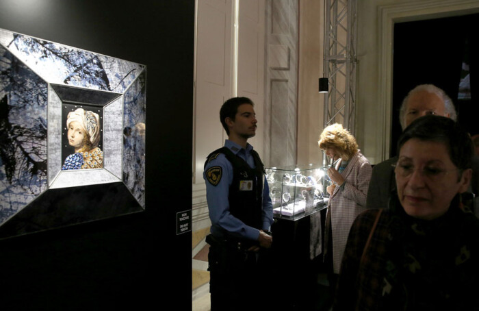 La vernice per la stampa della mostra dedicata a Sicis