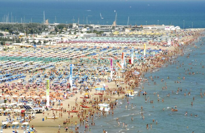 Offerta Ponte 2 Giugno Hotel Rimini Bambino Gratis Mezza Pensione Vacanze Last Minute
