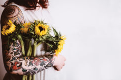 Annie Spratt, Tattoo & sunflower