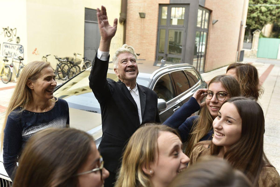 David Lynch Saluta Gli Studenti