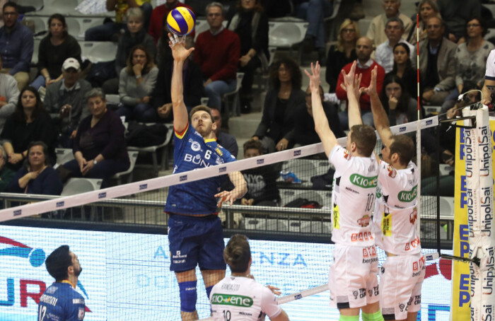 VOLLEY PALLAVOLO. BUNGE RAVENNA KIOENE PADOVA 3 1. POGLAJEN