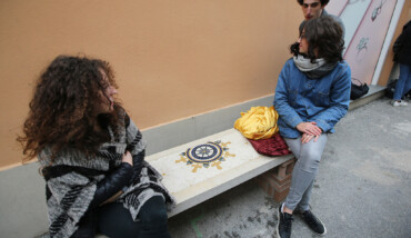 Le panchine del dialogo in via Salara