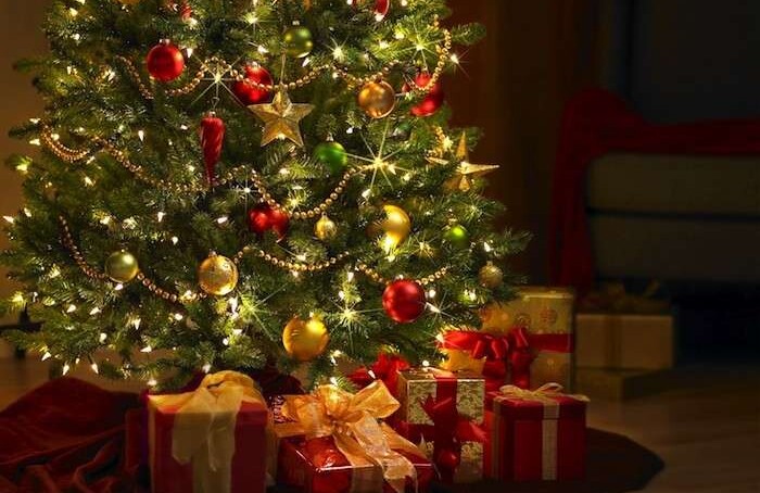 Albero Di Natale Con Regali