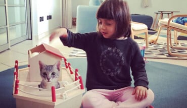 Bimba Con Gatto