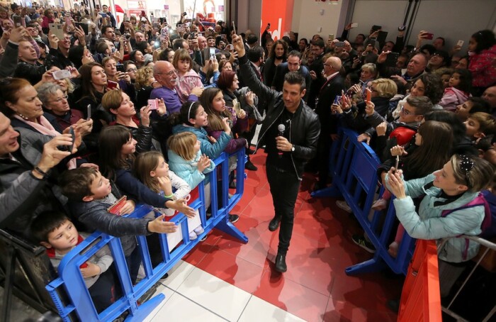Gabbani al centro commerciale