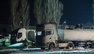 RAVENNA 20/12/2017. STATALE ROMEA CHIUSA AL TRAFFICO A CAUSA DELLA PERDITA DI BENZINA DA UNA AUTOCISTERNA