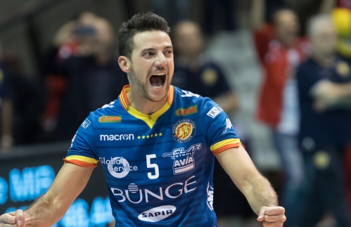 VOLLEY PALLAVOLO. Bunge Ravenna BCC Castellana Grotte 3 0.