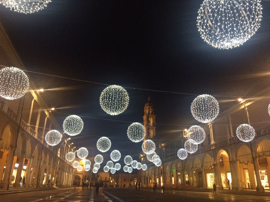 Luminarie in Piazza a Faenza
