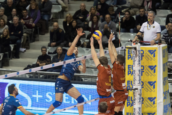 VOLLEY PALLAVOLO. Bunge Ravenna Tonno Callipo Calabria Vibo Valentia 3 1.