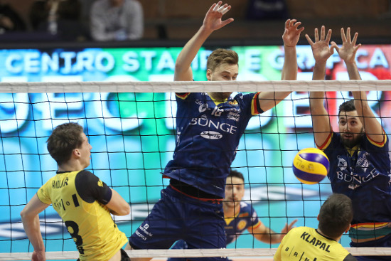 VOLLEY PALLAVOLO CHALLENGE CUP. BUNGE RAVENNA VOLLEJBAL BRNO.