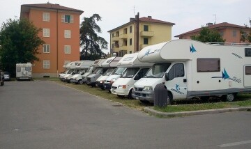 Piazza Resistenza Camper 2 Large