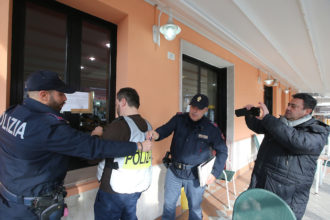 RAVENNA 16/02/2018. QUESTURA DI RAVENNA. LA POLIZIA CHIUDE IL BAR CENTRALE DI PORTO FUORI