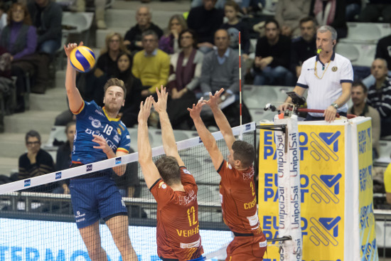 VOLLEY PALLAVOLO. Bunge Ravenna Tonno Callipo Calabria Vibo Valentia 3 1.
