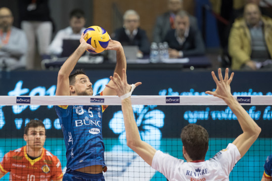 VOLLEY PALLAVOLO. Bunge Ravenna Revivre Milano 0 3.