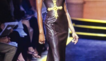 VERSACE FALL 1997 COUTURE DETAIL 154 NAOMI CAMPBELL CN10046939