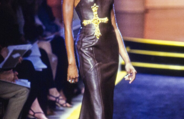 VERSACE FALL 1997 COUTURE DETAIL 154 NAOMI CAMPBELL CN10046939
