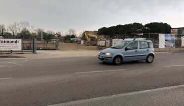 Ingresso Ex Francia In Discesa Dal Ponte Nuovo Sullo Sfondo Il Cantiere Despar