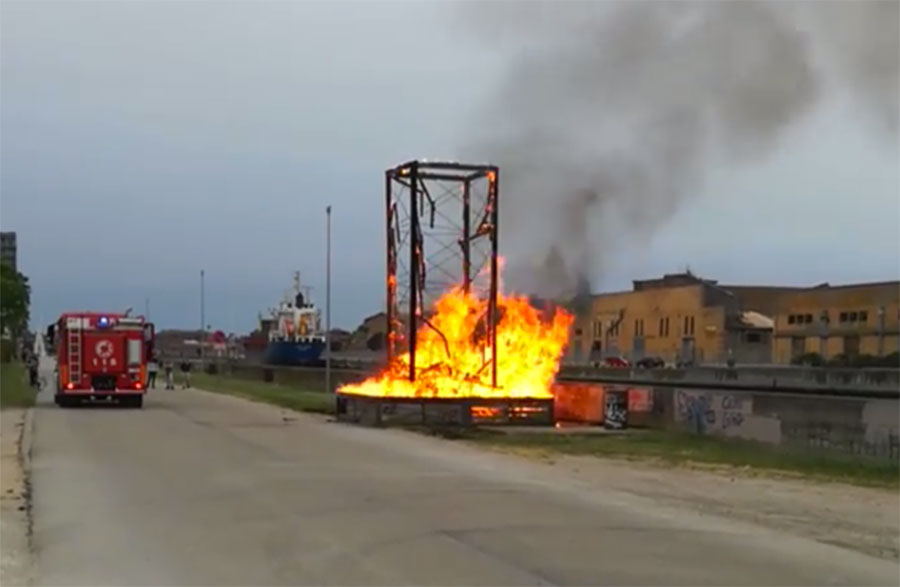 Incendio Faro Darsena