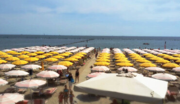 Spiaggia Con Canoa2