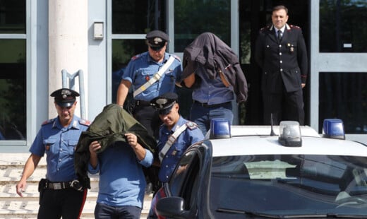 Arresti