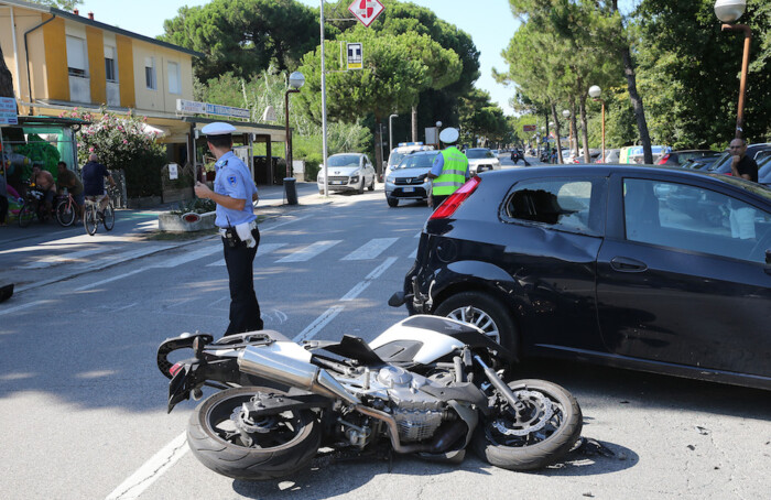RAVENNA 04/08/2018. INCIDENTE A MARINA DI RAVENNA. Anto Moto In Viale Delle Nazioni