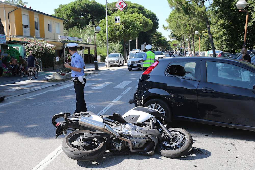 RAVENNA 04/08/2018. INCIDENTE A MARINA DI RAVENNA. Anto Moto In Viale Delle Nazioni