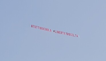 No Vax Striscione