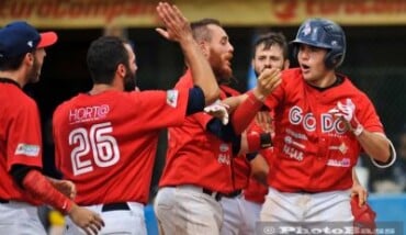 Godo Baseball Esultanza Foto Bassani