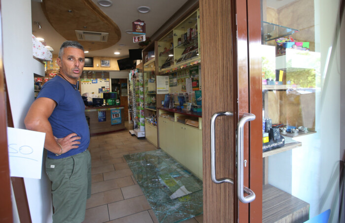 RAVENNA 1/09/2018. SPACCATA AI DANNI DI UNA TABACCHERIA IN VIALE ALBERTI