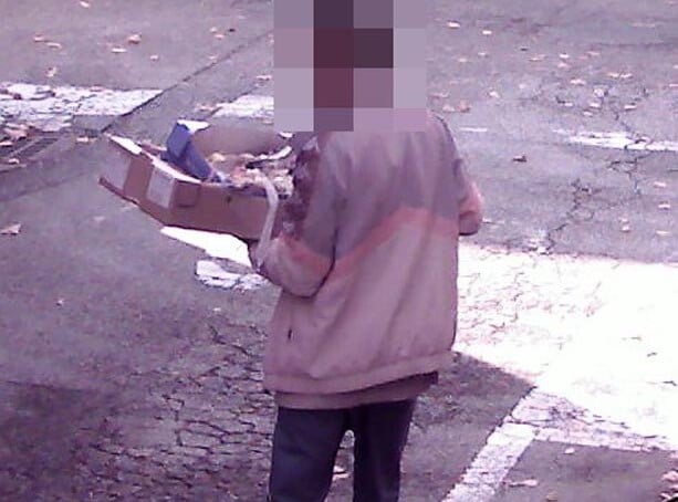 Abbandono Rifiuti In Centro Storico A Massa Lombarda, Ottobre 2018 (1)
