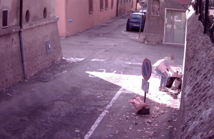 Abbandono Rifiuti In Centro Storico A Massa Lombarda, Ottobre 2018 (2)