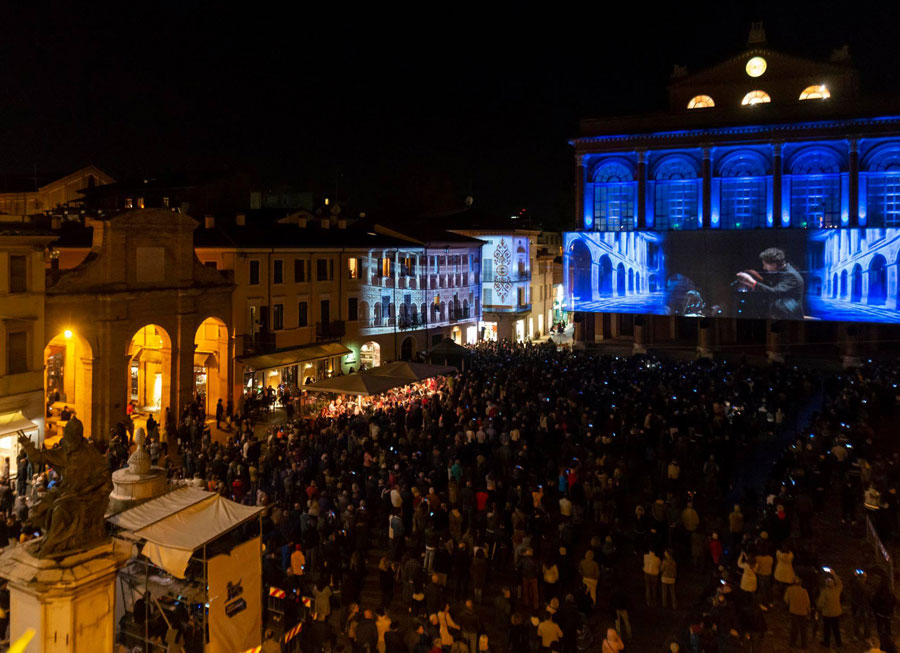 Teatro Galli Esterno