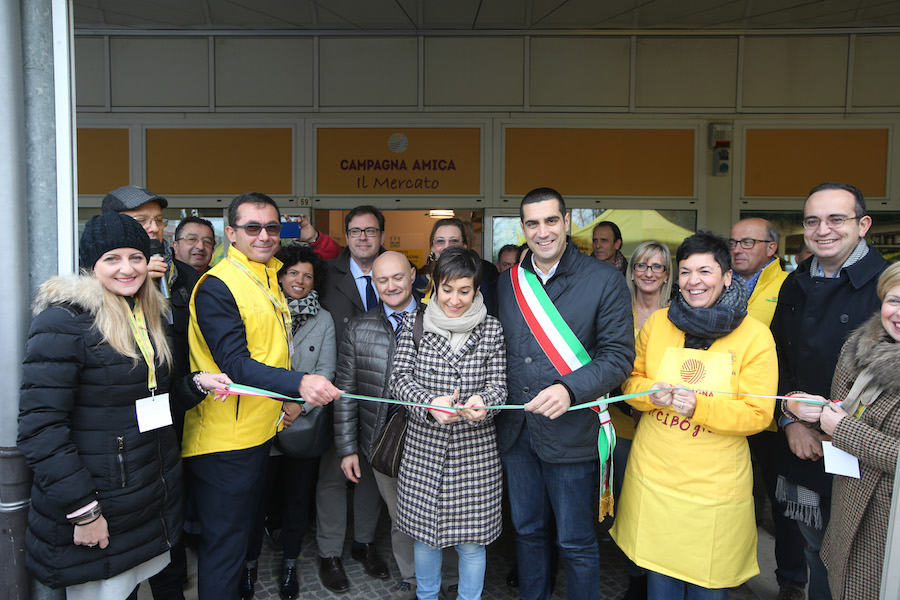 RAVENNA 17/11/2018. INAUGURATO IN VIA CILLA IL MERCATO COPERTO DEGLI AGRICOLTORI