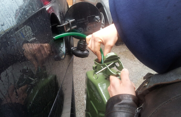 Ladri Carburante Auto Furto Benzina