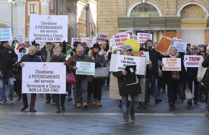 RAVENNA 12/01/2019. MANIFESTAZIONE PENDOLARI DELLE STAZIONI DI GODO E CLASSE