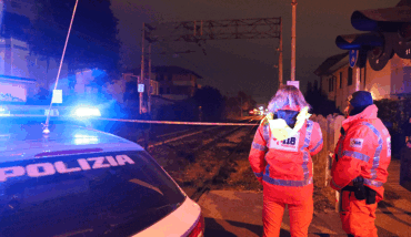Uomo travolto al passaggio a livello di via Canale Molinetto